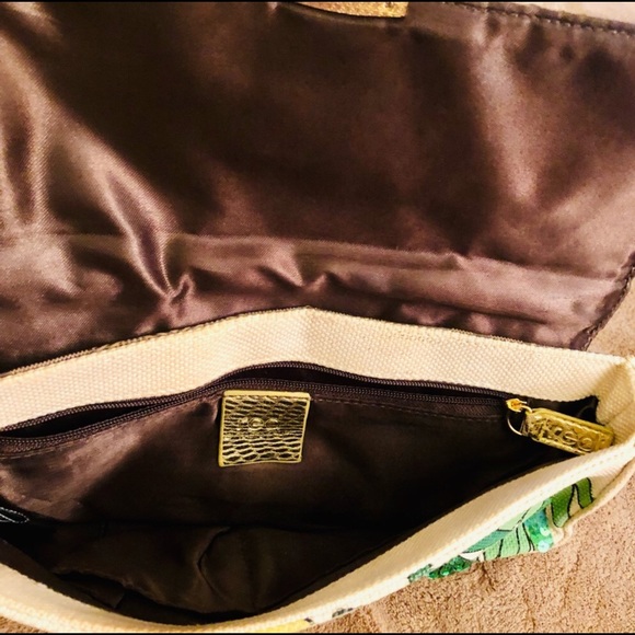 RED Marc Ecko Hand Bag - Picture 2 of 4